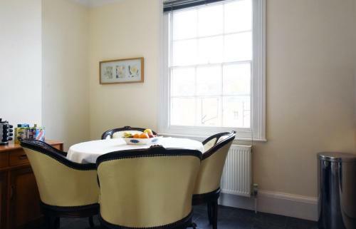 Dale Street Apartments Suite