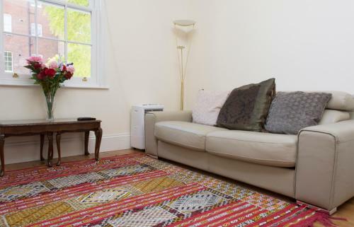 Dale Street Apartments Suite