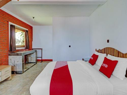 Oyo 90582 Nur Alam Hotel