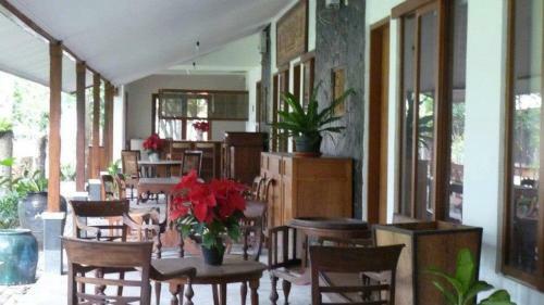 Hostal Ronia Mountain Villa Lembang