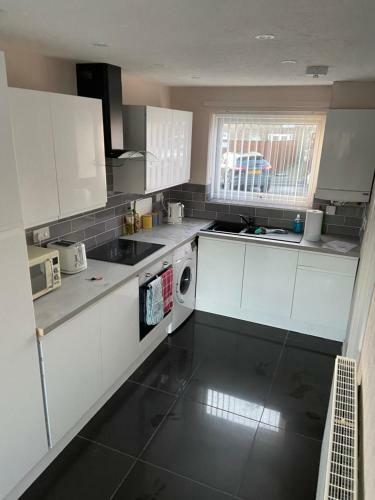 Large Spacious 3 Bedroom House Westerhope