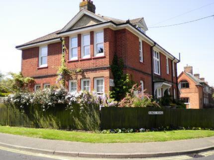 Bed & Breakfast Field End Guest House