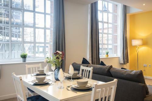 Luxury, Spacious Apartment In City Centre