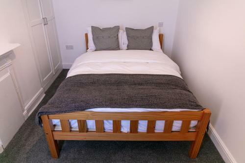 Inviting 3-bed House In Leicester