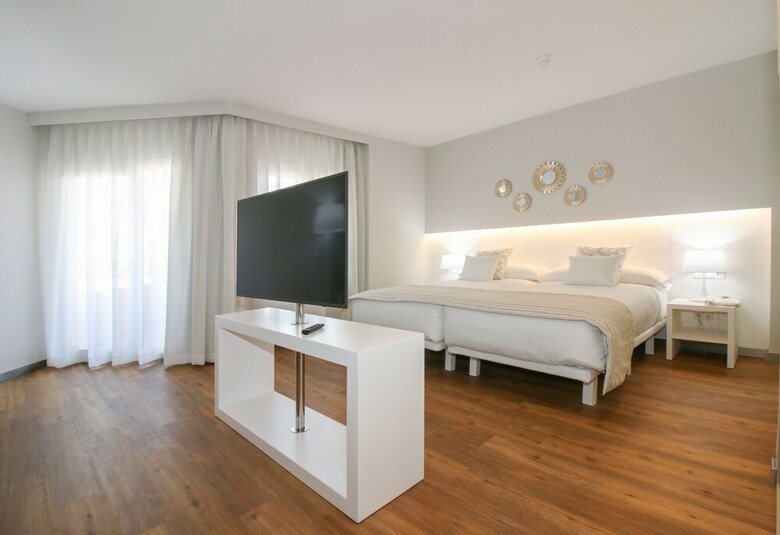 Oliva Nova Golf Beach & Golf Hotel