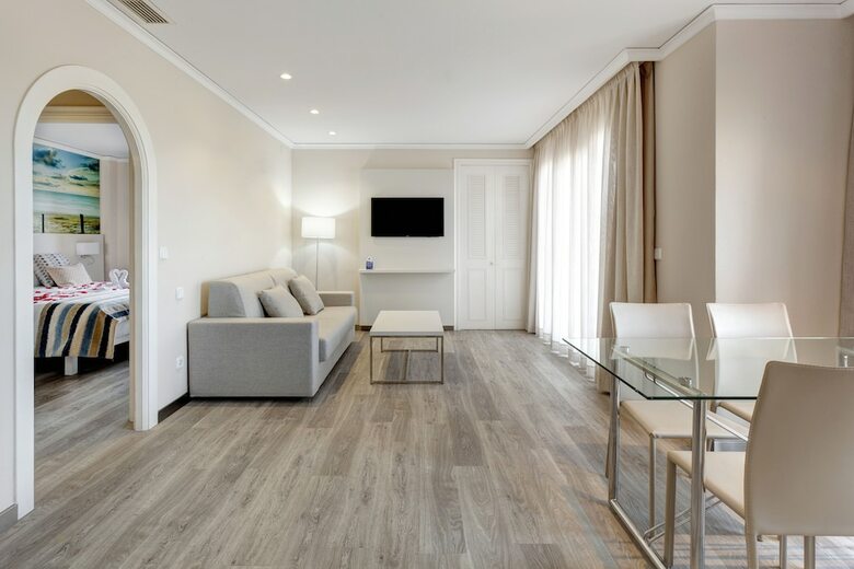 Oliva Nova Golf Beach & Golf Hotel