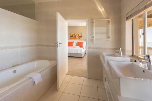 Hostal Celtic Manor Guest House & Wellness Spa