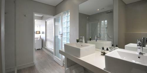 Hostal Celtic Manor Guest House & Wellness Spa