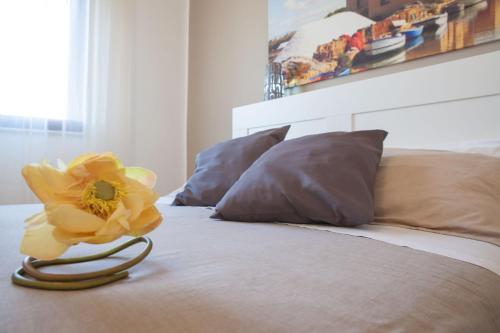 B&B Bianco Sale