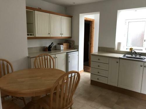 Spacious 5 Double Bed Bedroom Bungalow