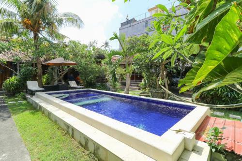 Hostal The Legian Mas Beach Inn
