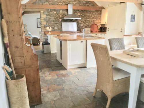 Cuckoo Barn At Penygaer