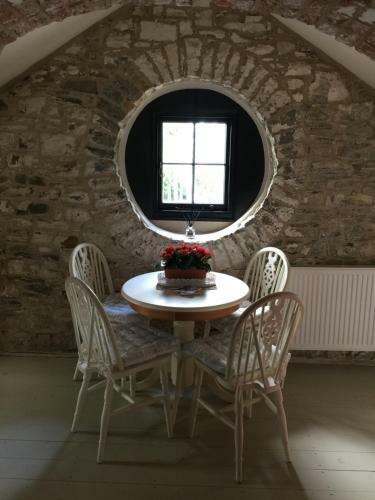 Apartamento The Stable Loft, Llwynhelig Manor