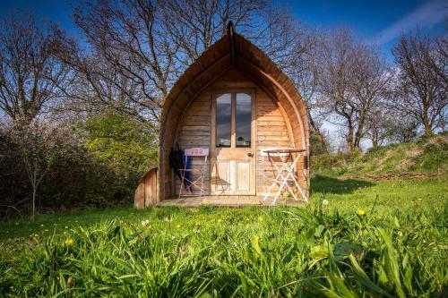 Ceridwen Glamping, Double Decker Bus And Yurts