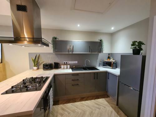 Modern 1 Bed Apartment Next To Beach And Golf Course