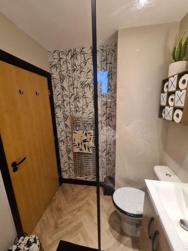 Modern 1 Bed Apartment Next To Beach And Golf Course
