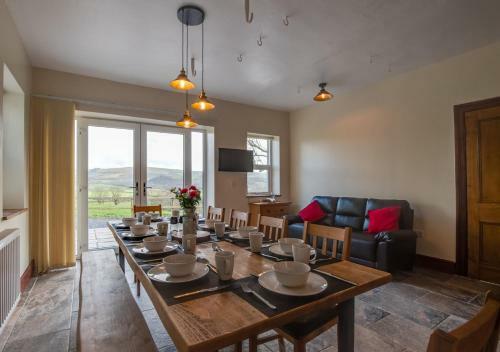 Glasallt Farmhouse