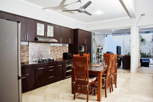 4 Bedroom Villa Kuta Regency B10