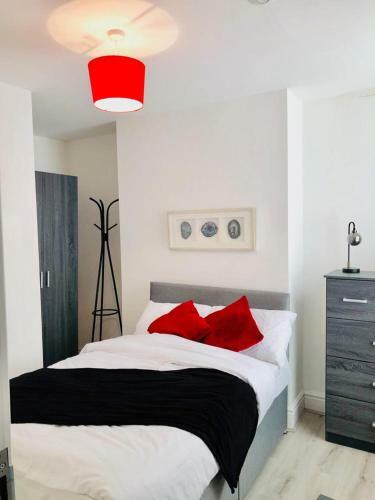 Lush Apartment 5 Bedroom House - Wbr