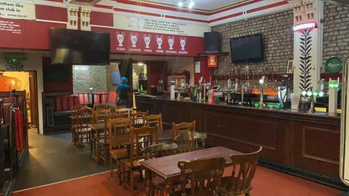 Hostal The King Harry Accommodation