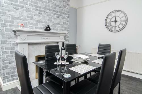 This Is Anfield Cozy Vacation Home