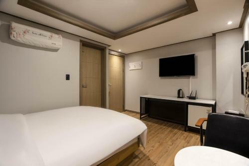 M Motel