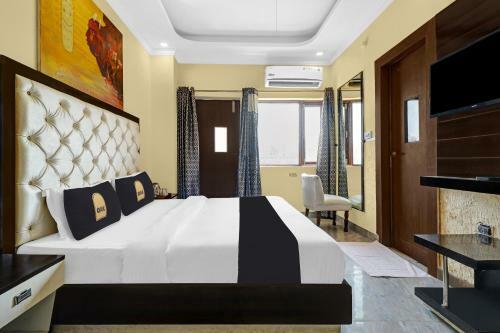 Townhouse Oak Hotel Arnavya