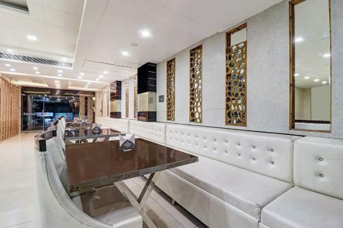 Townhouse Oak Hotel Arnavya