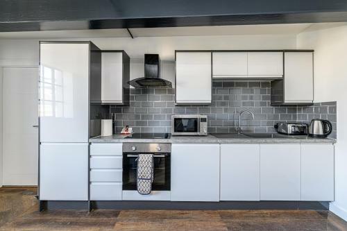 Residential Estates Walton Building Apartments