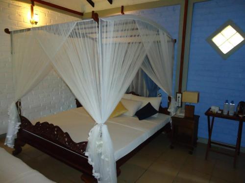 Lake Serenity Boutique Hotel