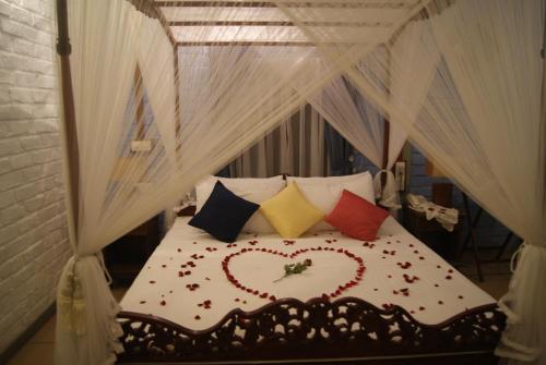 Lake Serenity Boutique Hotel