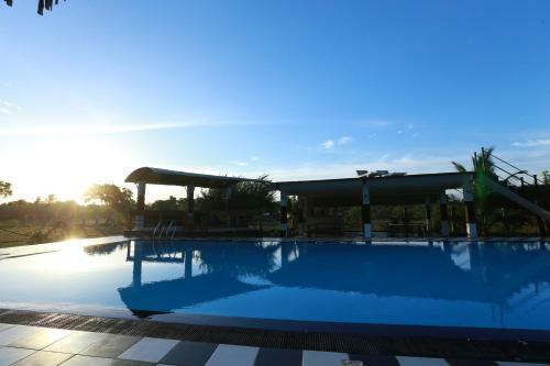 Eco Hotel Black & White - Anuradhapura