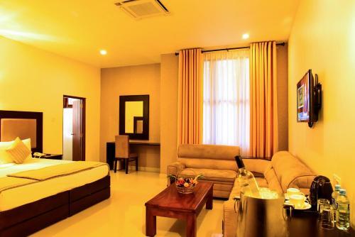 Full Moon Garden Hotel