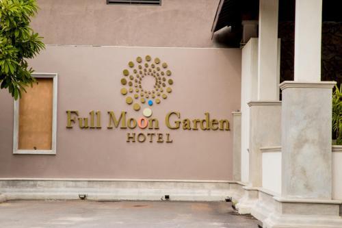 Full Moon Garden Hotel
