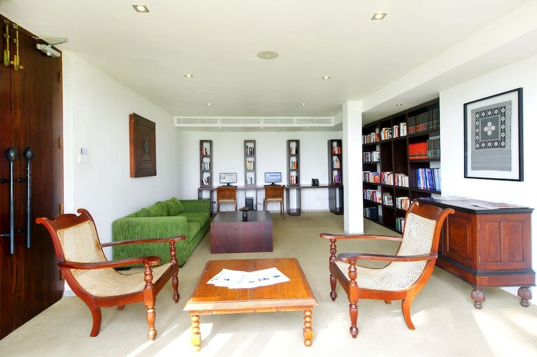 Hotel Avani Kalutara Resort