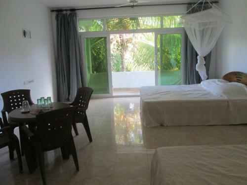 Bed & Breakfast Raja Beach Hotel