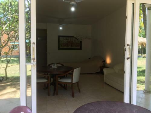 Bed & Breakfast Raja Beach Hotel