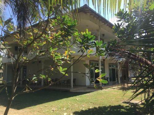 Bed & Breakfast Raja Beach Hotel