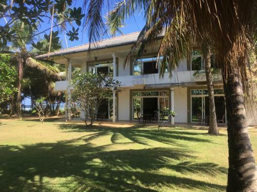 Bed & Breakfast Raja Beach Hotel