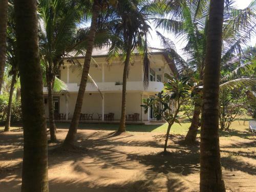 Bed & Breakfast Raja Beach Hotel