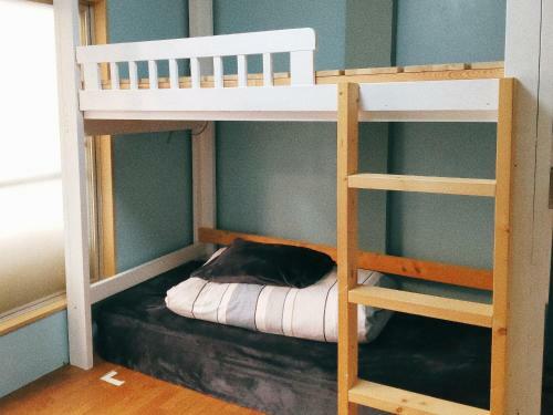 Tonarino Hostel