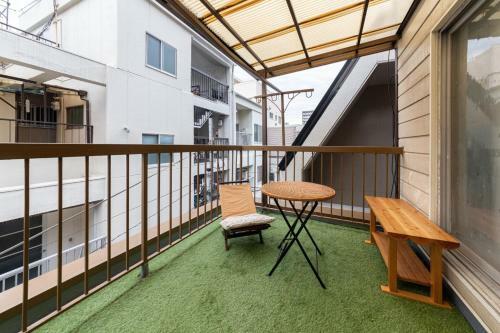 Tonarino Hostel