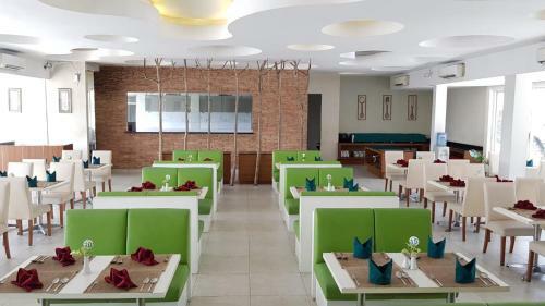 Hotel Front One Resort Magelang