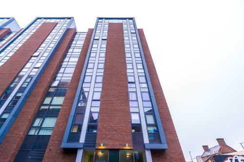 Luxurious Central Apartment With Parking