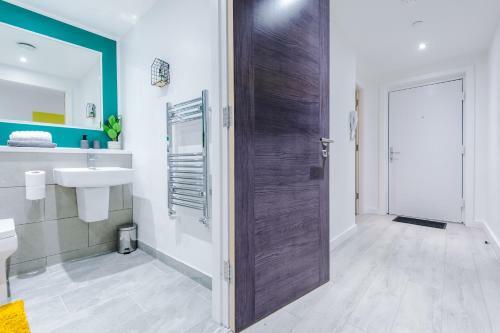 Luxurious Central Apartment With Parking