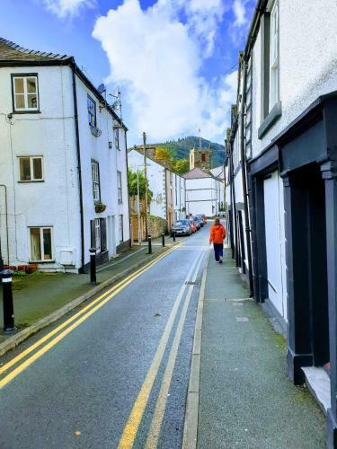 Riverside Cottage In Llangollen