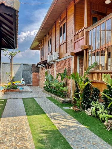 Tomohon Private Pool Villa Batu