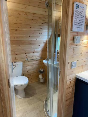 Benone Getaways- 'dunluce' Luxury Glamping Pod- With Hot Tub