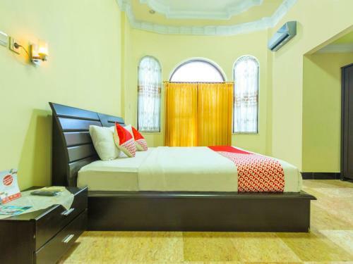 Hotel Oyo 2848 Senaz Guesthouse