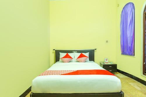 Hotel Oyo 2848 Senaz Guesthouse
